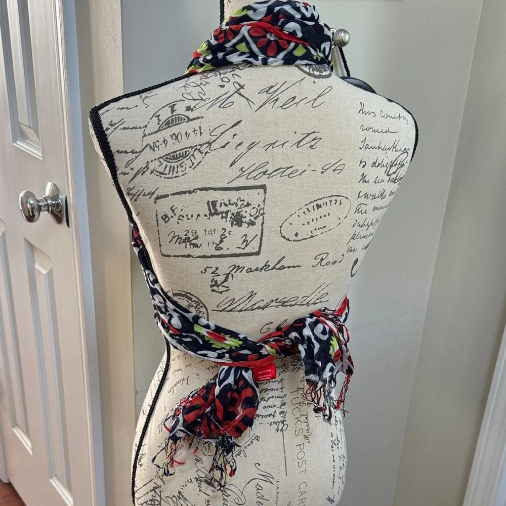 Vera Bradley bold scarf
